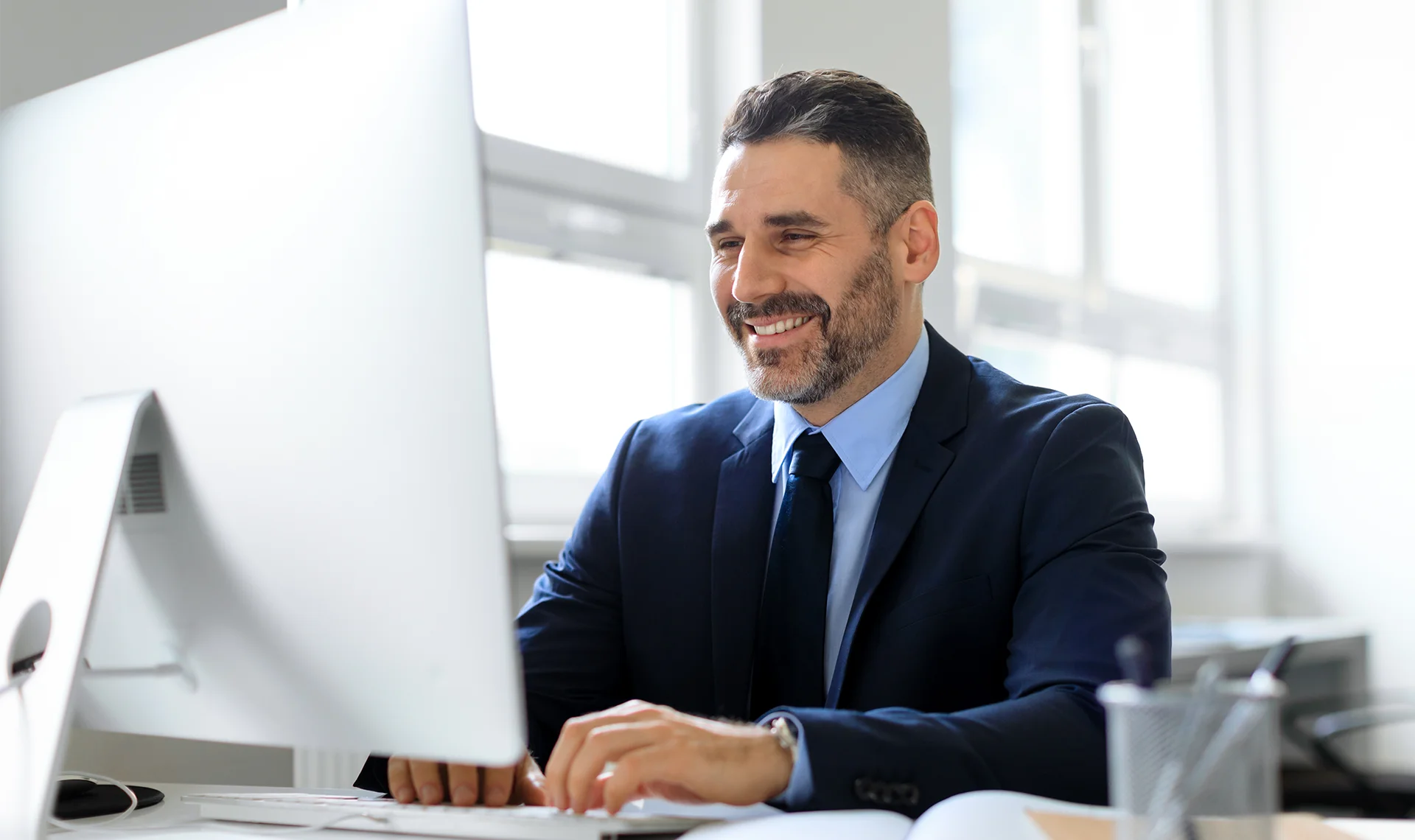 professional employer filling out employer interest form for retirement plan